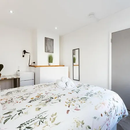 Stepney Green Beds To Stay 24-3